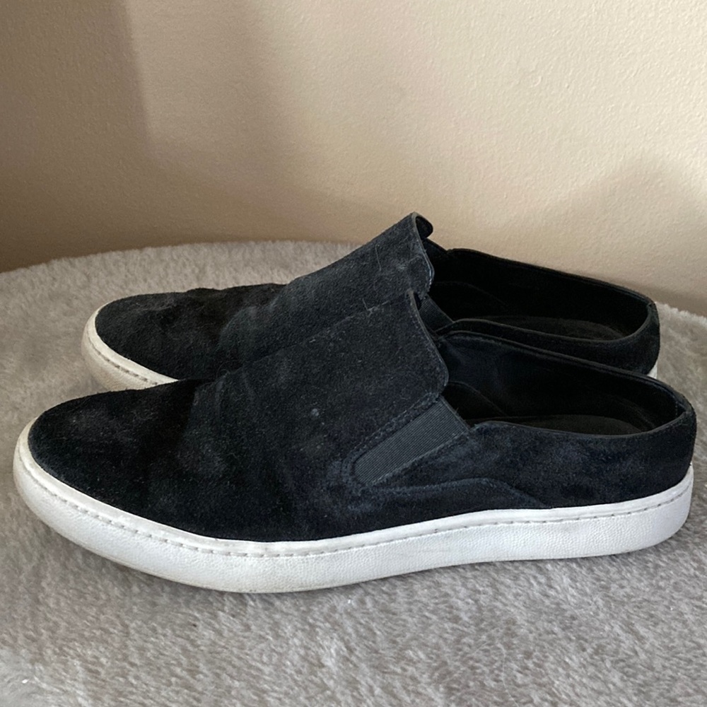 Vince black slides size 6